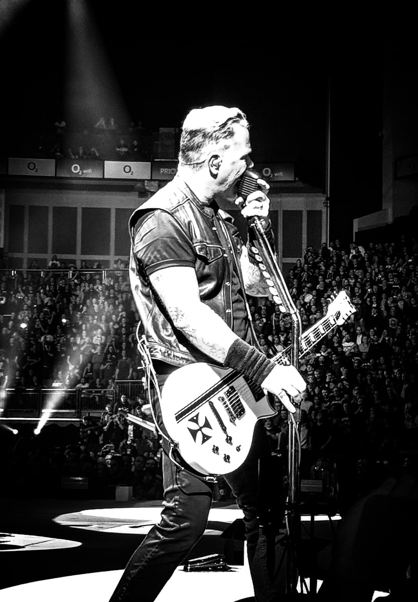Black and white phtograph of James Hetfield