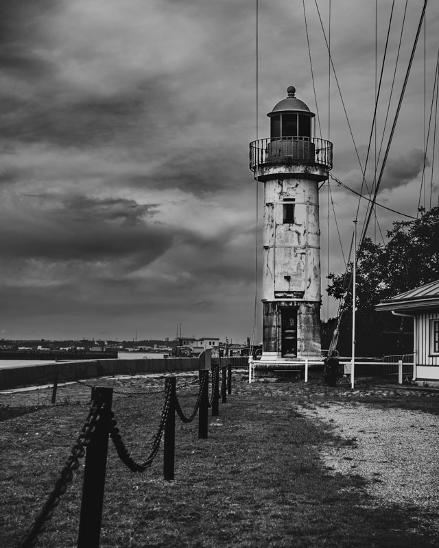 Black and white photo of a lighthouse